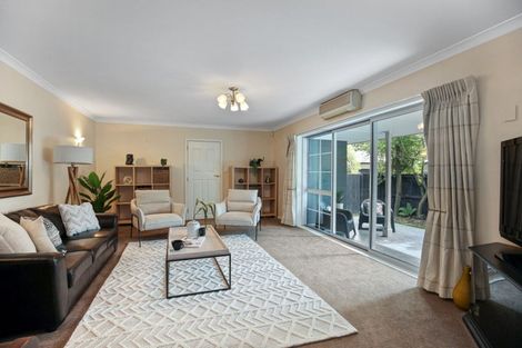 Photo of property in 87 Memorial Avenue, Ilam, Christchurch, 8053