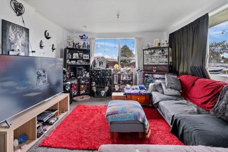 Photo of property in 42 Hinemoa Street, Levin, 5510