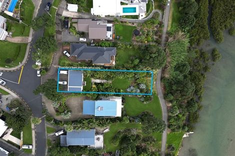 Photo of property in 40 Pohutukawa Avenue, Red Beach, 0932