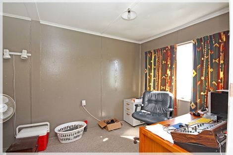 Photo of property in 22 Andresen Street, Foxton Beach, Foxton, 4815