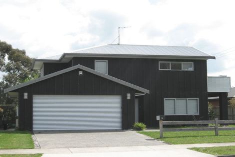 Photo of property in 14 Gemini Place, Kawaha Point, Rotorua, 3010