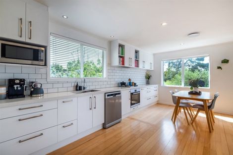 Photo of property in 40 Verran Road, Birkdale, Auckland, 0626