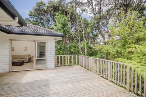 Photo of property in 28 Mccahon Place, Titirangi, Auckland, 0604