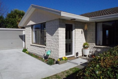 Photo of property in 2/14 Resolution Place, Bryndwr, Christchurch, 8053