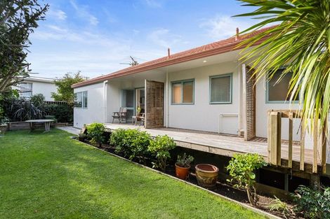 Photo of property in 1/36 Kowhai Road, Campbells Bay, Auckland, 0630