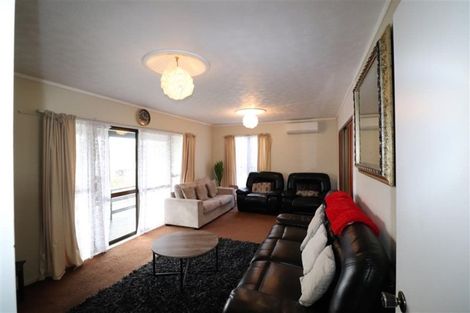 Photo of property in 114 Norana Road, Timberlea, Upper Hutt, 5018