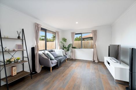 Photo of property in 6/72 Swanson Road, Henderson, Auckland, 0610