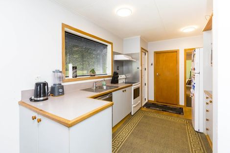 Photo of property in 28 Vista Crescent, Maoribank, Upper Hutt, 5018