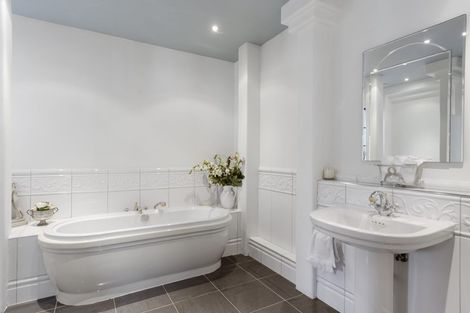 Photo of property in 1/60 Milford Road, Milford, Auckland, 0620