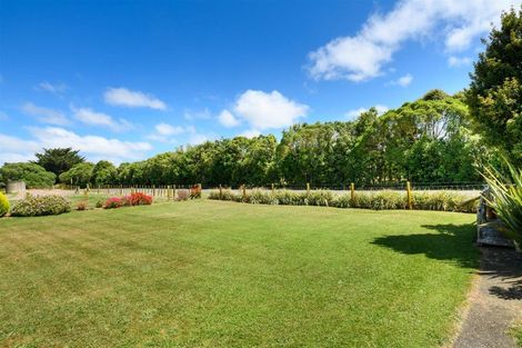 Photo of property in 56 Wightman Road, Sanson, Palmerston North, 4479