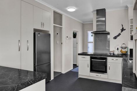 Photo of property in 75 Waihi Road, Hawera, 4610