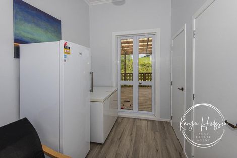 Photo of property in 46 Whakapirau Road, Maungaturoto, 0583