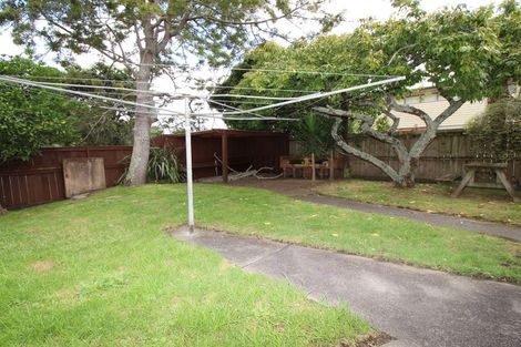 Photo of property in 97 Vodanovich Road, Te Atatu South, Auckland, 0610