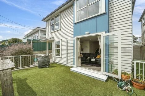 Photo of property in 2/21 Luxford Street, Berhampore, Wellington, 6023