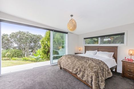 Photo of property in 3 Glenelg Road, Red Beach, 0932