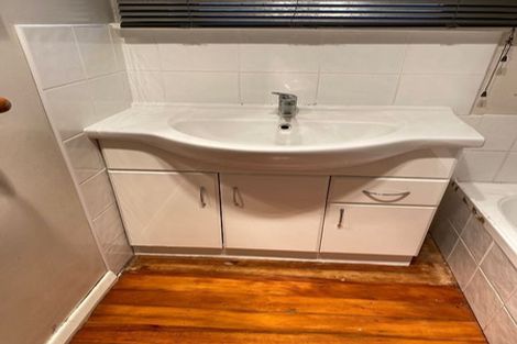 Photo of property in 33 Henderson Crescent, Parkvale, Tauranga, 3112