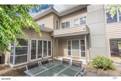 Photo of property in 8 Roy Maloney Drive, Henderson, Auckland, 0612