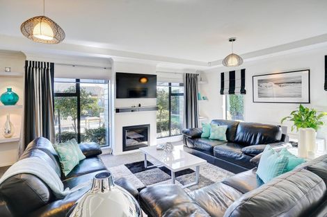 Photo of property in 6 Claremont Crescent, Amberley, 7410