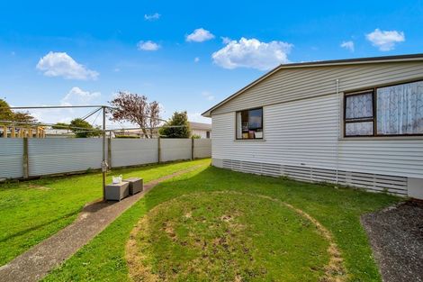 Photo of property in 13 Bone Crescent, Hawera, 4610