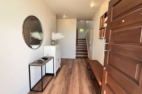 Photo of property in 3a Wakeling Avenue, Te Atatu South, Auckland, 0610