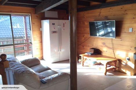 Photo of property in 197 Henderson Valley Road, Henderson, Auckland, 0612