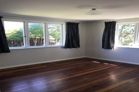 Photo of property in 4 Grainger Road, Te Atatu South, Auckland, 0610