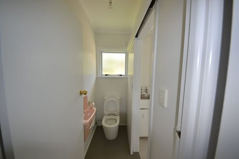 Photo of property in 27 Chivalry Road, Glenfield, Auckland, 0629