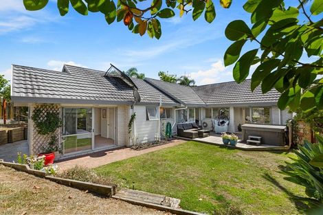 Photo of property in 24 Picasso Drive, West Harbour, Auckland, 0618