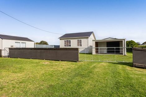 Photo of property in 12 Terou Street, Manaia, 4612