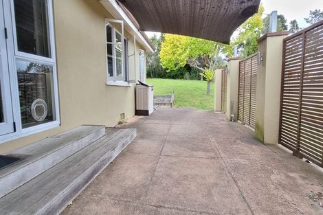 Photo of property in 20 Aorangi Place, Birkenhead, Auckland, 0626