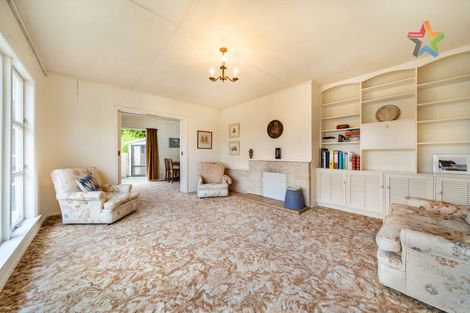 Photo of property in 385 Stokes Valley Road, Stokes Valley, Lower Hutt, 5019