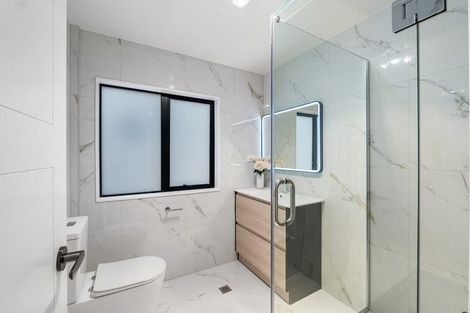 Photo of property in 2/9 Blanes Road, Weymouth, Auckland, 2103