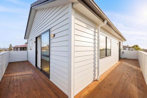 Photo of property in 45a Bradbury Road, Botany Downs, Auckland, 2010