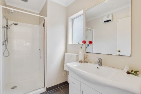 Photo of property in 6/61 The Avenue, Albany, Auckland, 0632