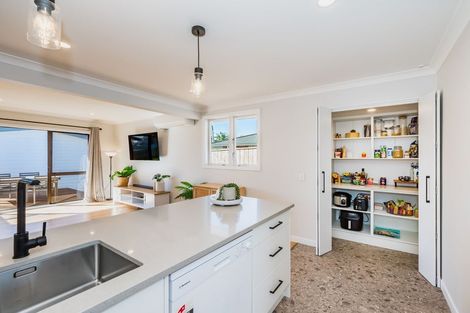 Photo of property in 42 Donovan Road, Paraparaumu Beach, Paraparaumu, 5032