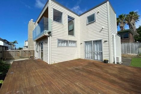 Photo of property in 6a Te Akau Crescent, Bucklands Beach, Auckland, 2012