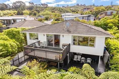 Photo of property in 73 Tirohanga Road, Tirohanga, Lower Hutt, 5010