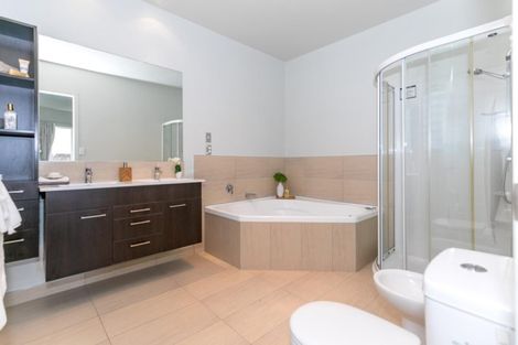 Photo of property in 9 Hampshire Court, Flagstaff, Hamilton, 3210