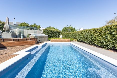 Photo of property in 1 Coleman Terrace, Hospital Hill, Napier, 4110