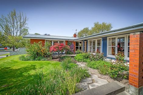 Photo of property in 11 Tuirau Place, Ilam, Christchurch, 8041