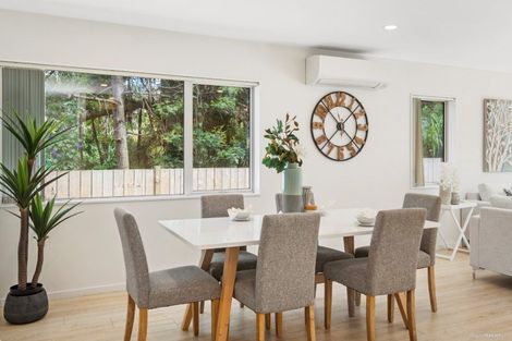 Photo of property in 17 Sunshine Boulevard, Sunnyvale, Auckland, 0612