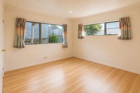 Photo of property in 2/63 Stanley Road, Glenfield, Auckland, 0629