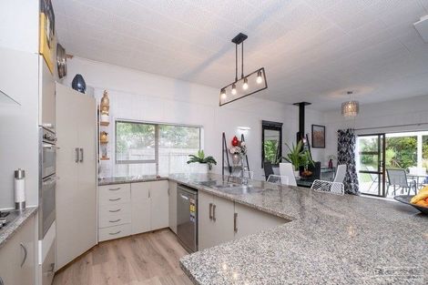 Photo of property in 18 Castle Street, Eltham, 4322