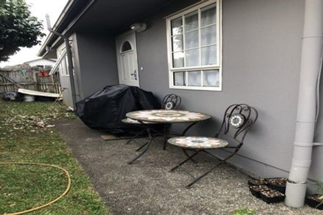 Photo of property in 18 Lorikeet Place, Unsworth Heights, Auckland, 0632