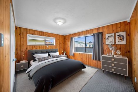 Photo of property in 45a Sutton Crescent, Papakura, 2110