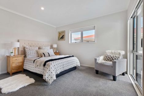 Photo of property in 30 Orchard Rise, Rosehill, Papakura, 2113