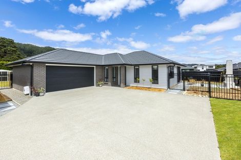Photo of property in 27 Salisbury Crescent, Wallaceville, Upper Hutt, 5018