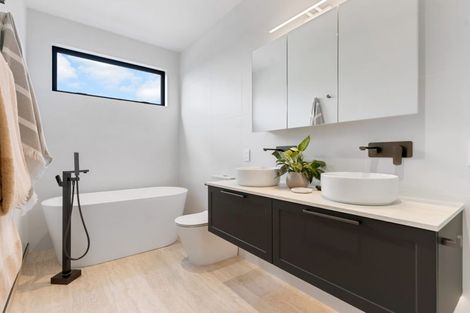 Photo of property in 9a Kowhai Street, Tawa, Wellington, 5028