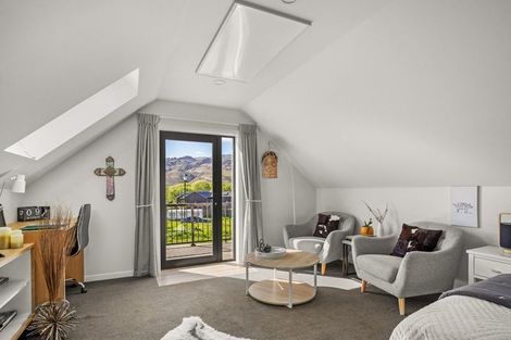 Photo of property in 25 Ethereal Crescent, Mount Pisa, Cromwell, 9383