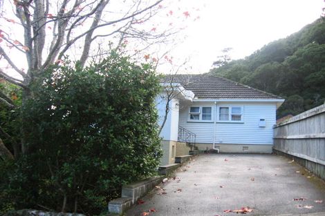 Photo of property in 198 Whites Line East, Waiwhetu, Lower Hutt, 5010